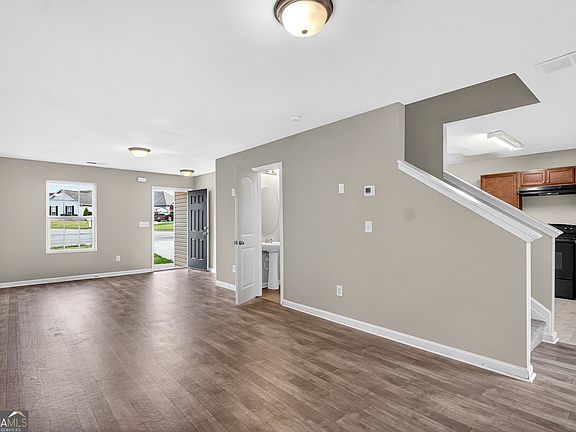 4th image of 203 N Cary St