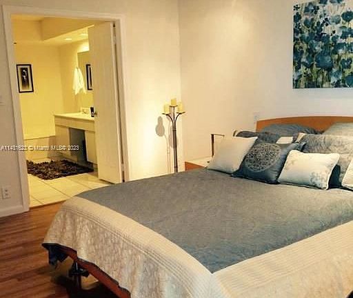 3rd image of 3530 Mystic Pointe Dr APT 1813