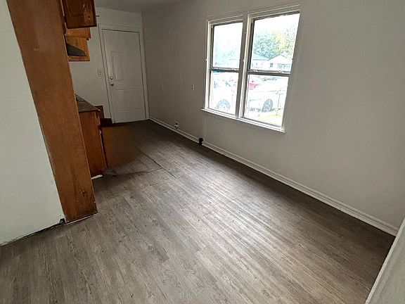 4th image of 3248 SW 47th St