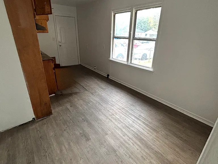 3248 SW 47th St — Photo 4