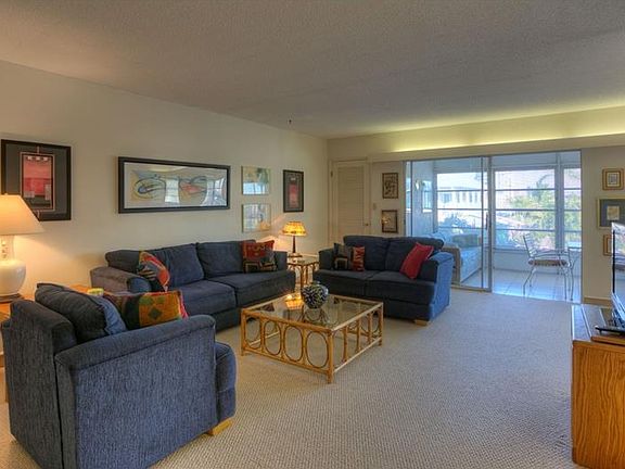 3rd image of 661 Poinsettia Ave APT 206