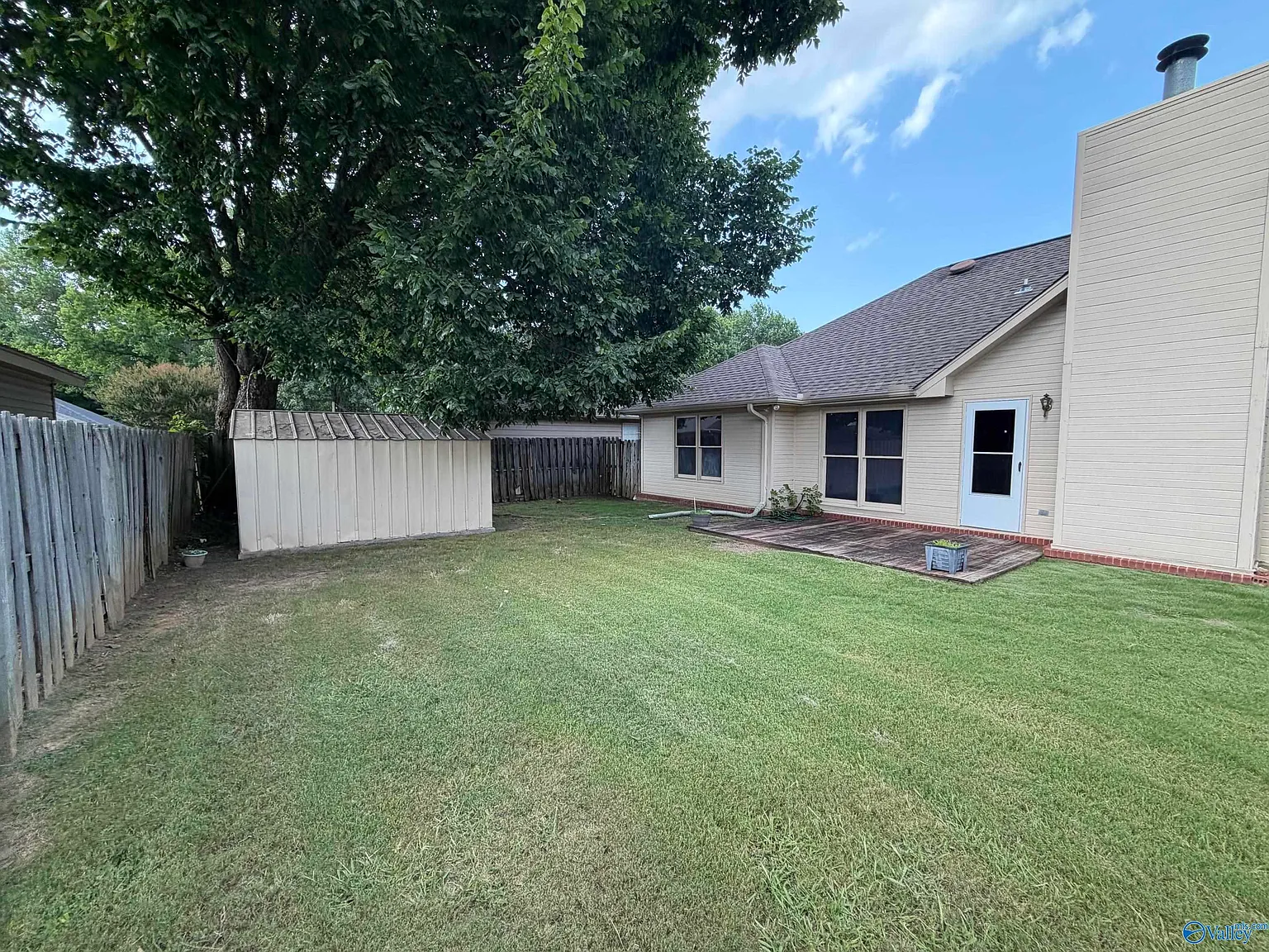 3 bed, 2.0 bath, 1604 sqft, $2,200 — Photo 3