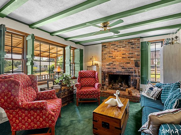 4th image of 19 Hickory Drive