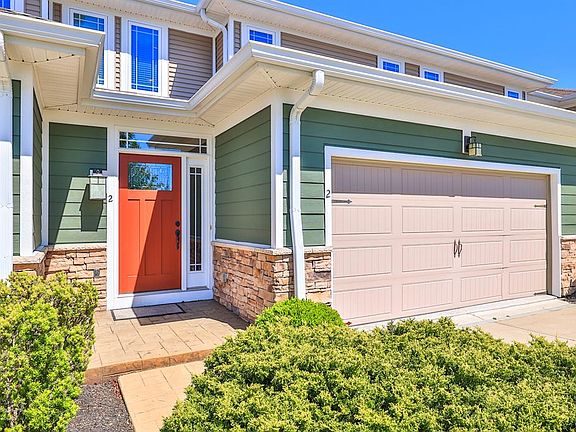 3rd image of 515 Riverpointe Dr Unit 2