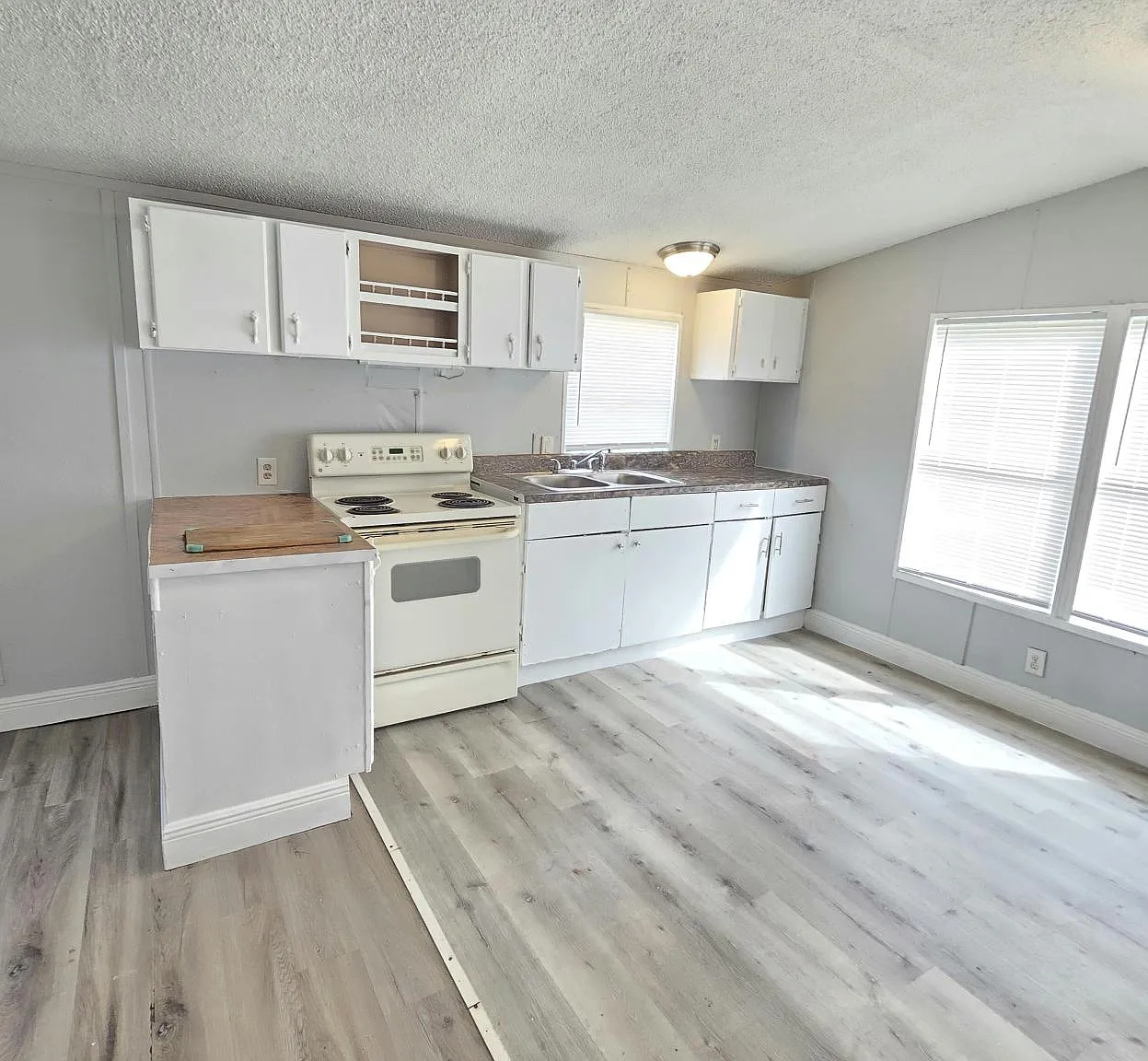 2 bed, $844 — Photo 3
