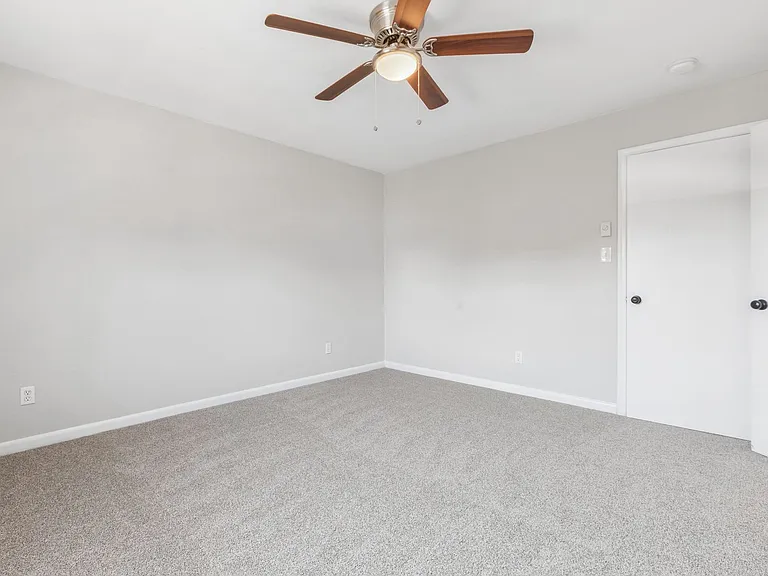 3800 E Princess Anne Rd — Photo 9