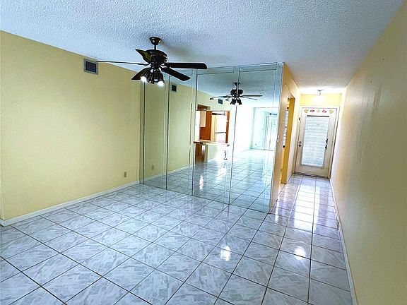 4th image of 2305 Lucaya Lane #D-2