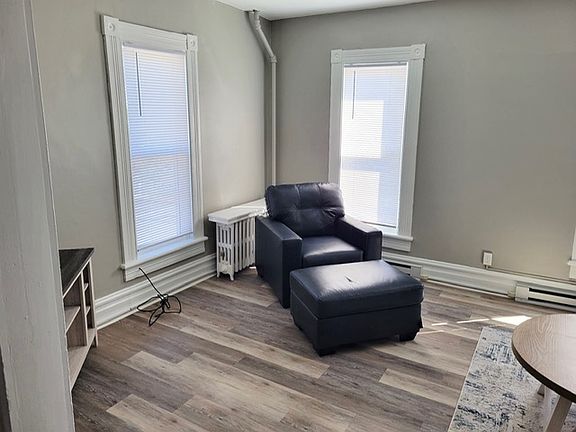 4th image of 135 E Dubois Ave #135A