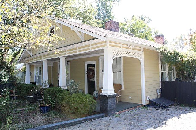 2nd image of 203 3rd Ave