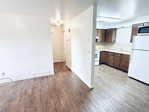 View into kitchen and hallway