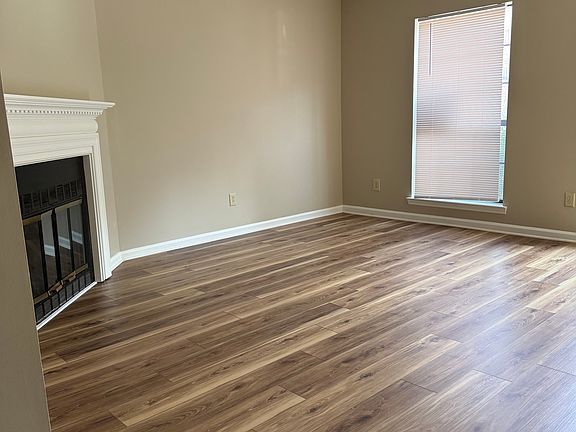 5th image of 207 Thistle Ln