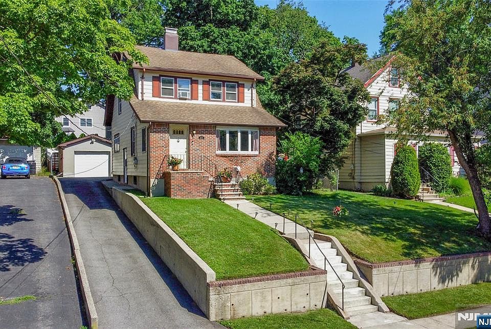 1st image of 377 Orchard Ter