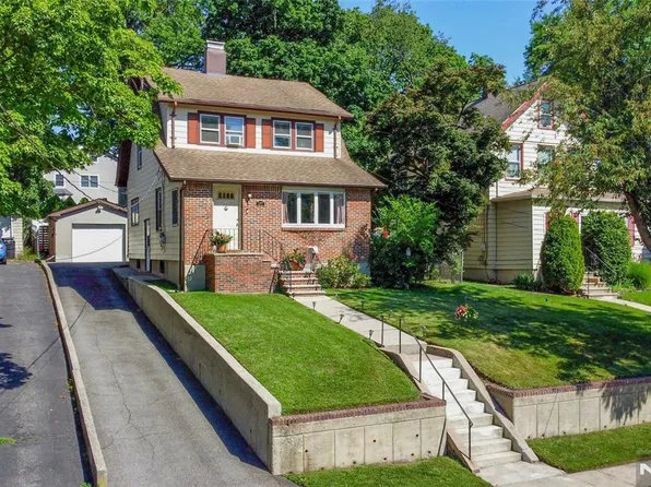 377 Orchard Ter, Bogota, NJ 07603