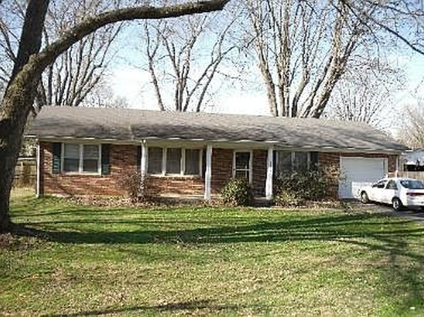 913 Peachtree Ln