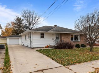 527 W McKinley Ave, Little Chute, WI 54140