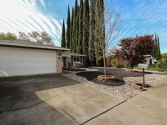 3rd image of 356 Adobe Dr
