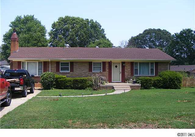 1st image of 1544 Cloverdale Ln