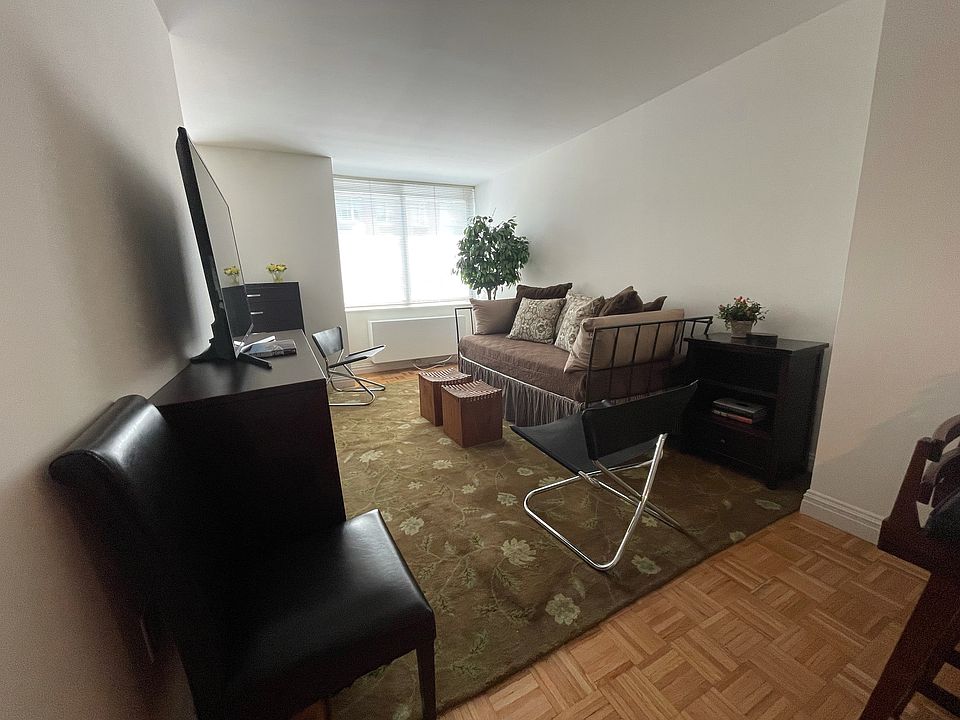 1st image of 1500 Lexington Ave APT 4J
