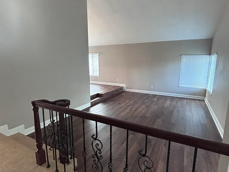 1507 Valleda Ln — Photo 6