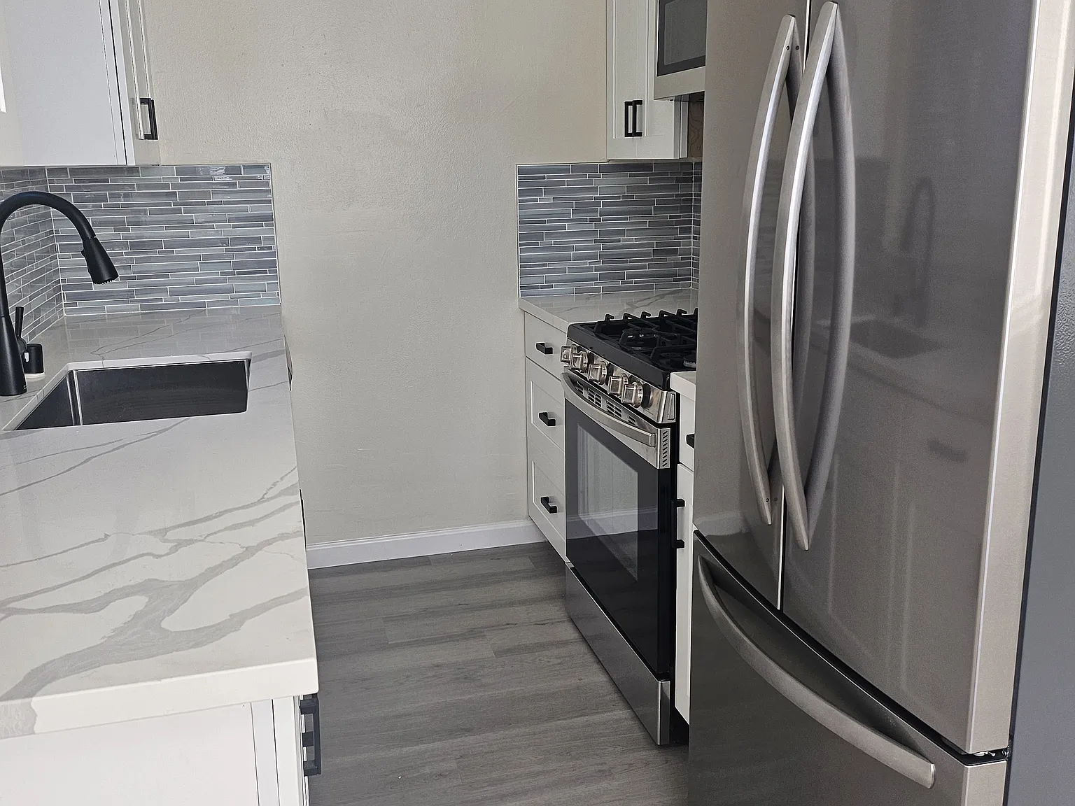 1 bed, 800 sqft, $2,945 — Photo 2