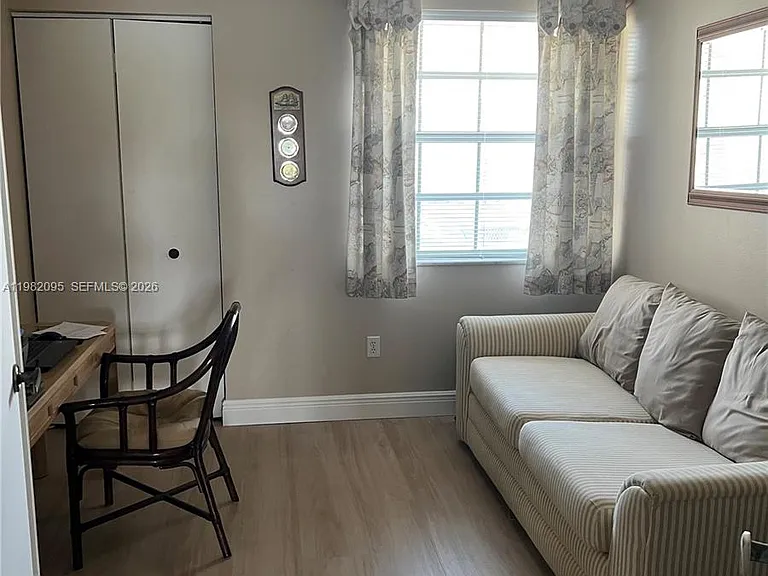 2525 SE 19th Pl #105-B — Photo 8