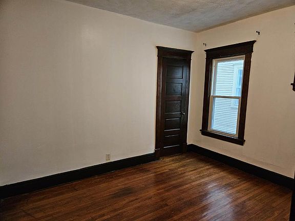2nd image of 944 Lafayette Ave #944