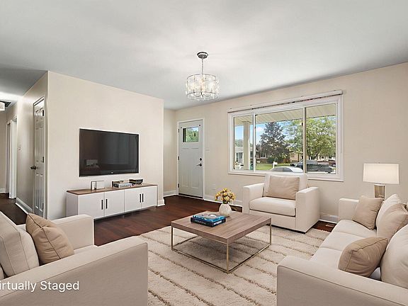 4th image of 385 Riviera Ct