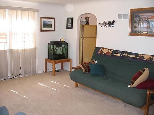 4th image of 402 Goodrich Ave