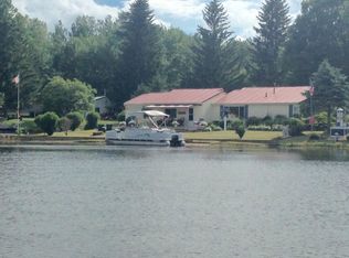 1516 E Lake Point Dr, Gladwin, MI 48624