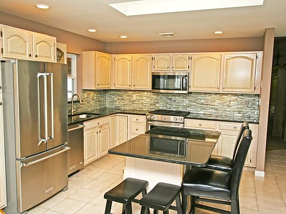 3rd image of 5103 Village Cir E