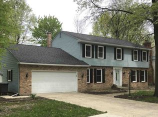 8121 Roanoke Dr, Fort Wayne, IN