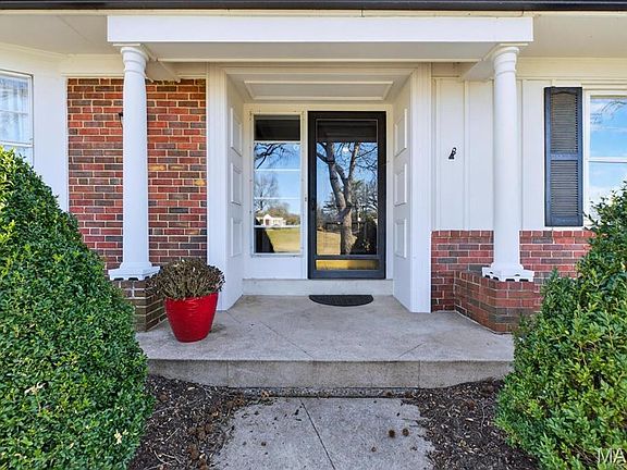 4th image of 17 Outer Ladue Dr
