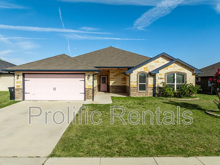 5301 Primavera Ln — Photo 3