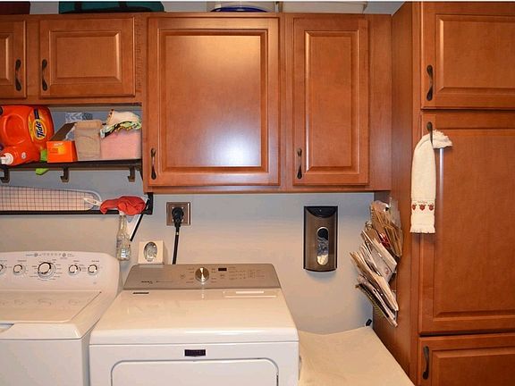 5th image of 640 Carrie Ln