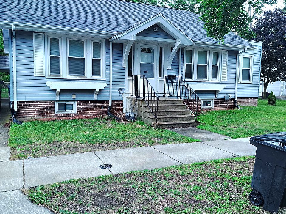 1st image of 2307 Mackinaw St