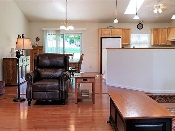 4th image of 138 Chapel View Dr