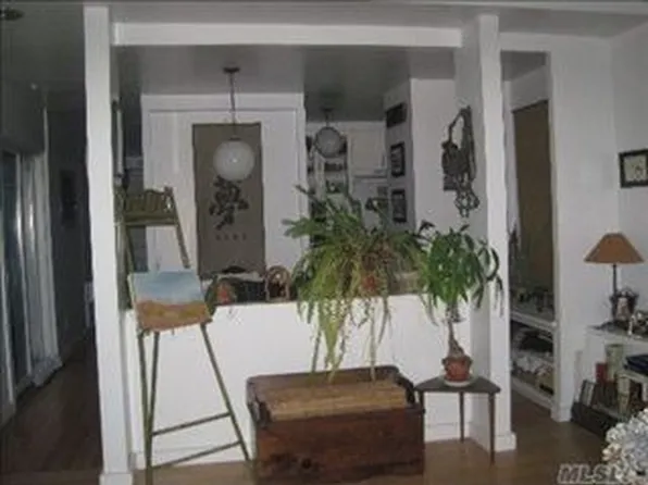 70 Daytona St, Atlantic Beach, NY 11509