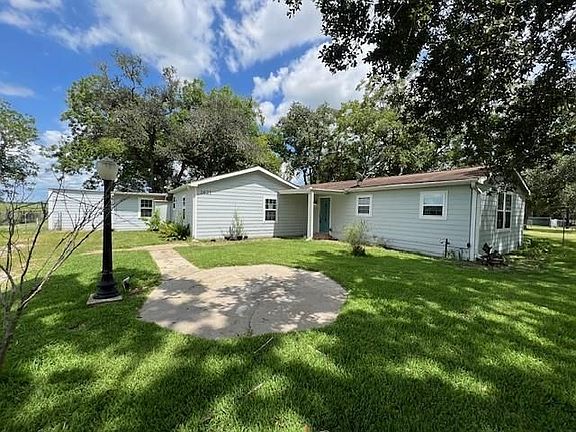 2nd image of 1621 Bayou Dr