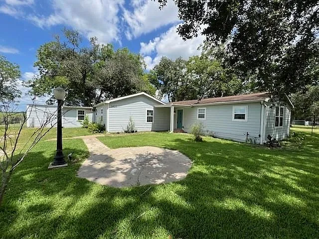 Building Photo - 1621 Bayou Dr