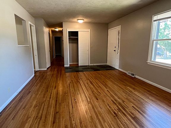 5th image of 13429 Shirley St