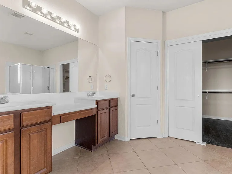 1209 Laurel Oak Trl — Photo 17