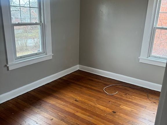 5th image of 814 Vankirk St