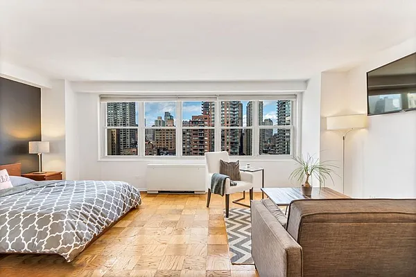 Sold by Bold New York | media 6