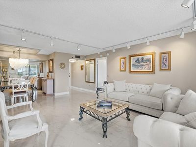 1000 Saint Charles Pl APT 417, Pembroke Pines, FL, 33026