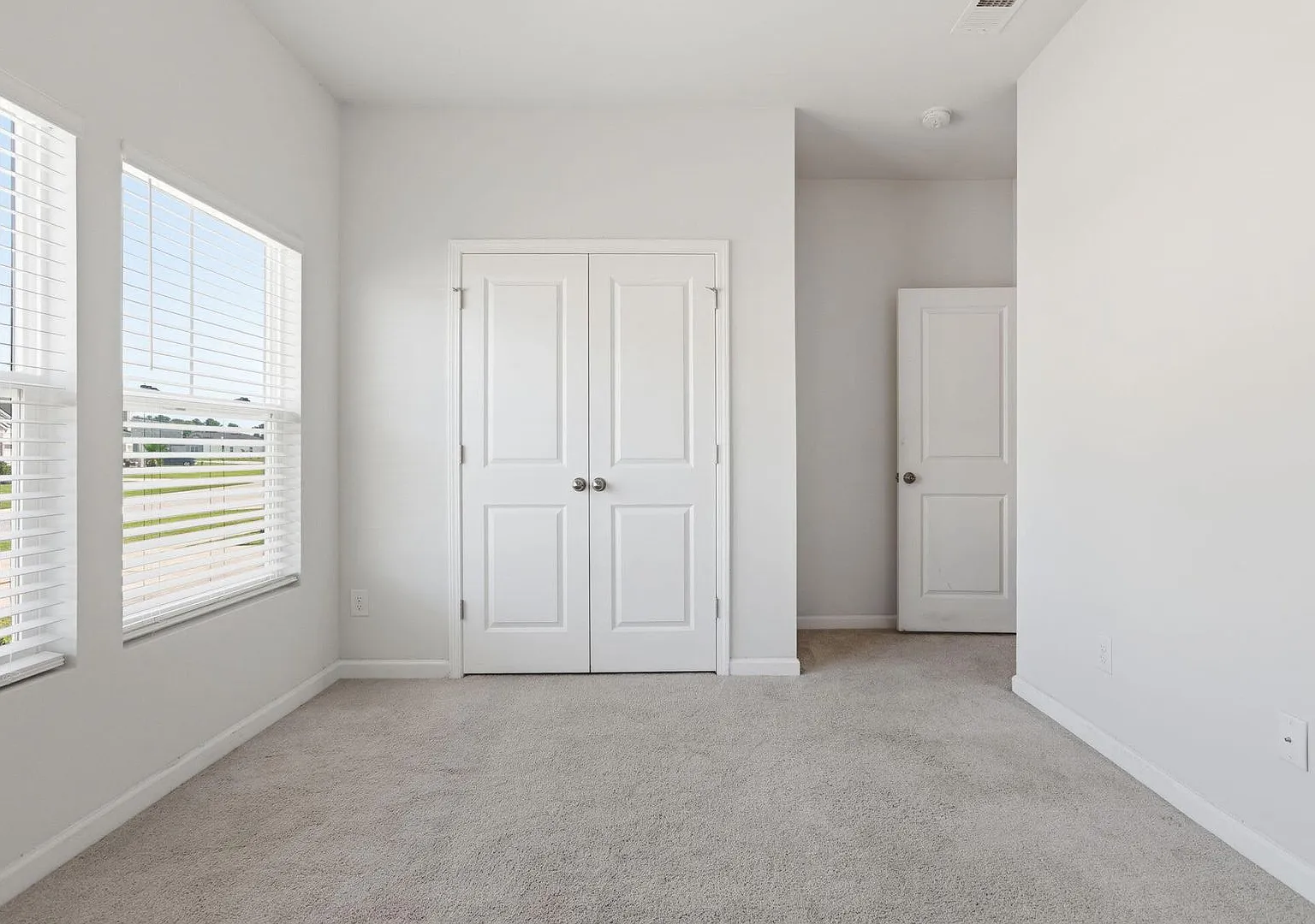 4 Bedroom, 2 Bathroom Home in Lindera Preserve - Summerville — Photo 4