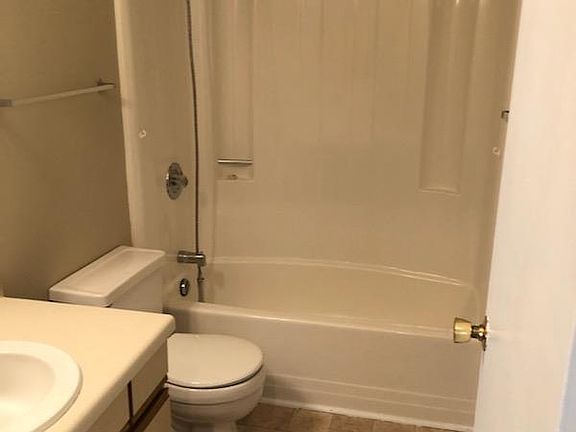 4th image of 628 Watauga Rd #7