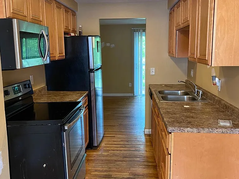 209 Robert Dr — Photo 8