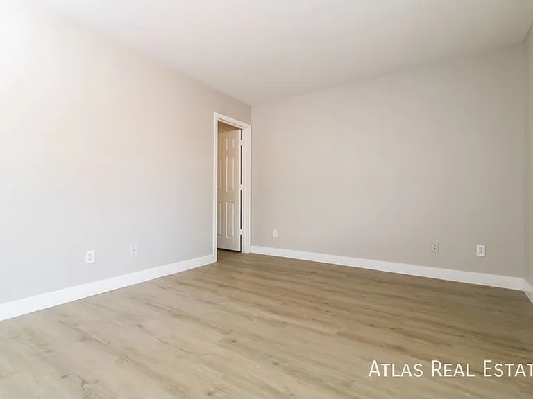 12038 W Corrine Dr — Photo 11