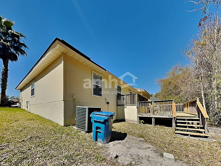 1379 Samantha Cir E — Photo 21