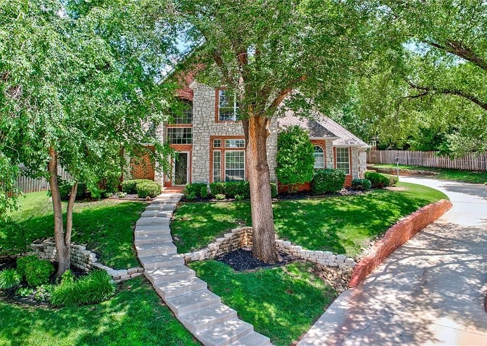 1st image of 2708 Sawgrass Ct